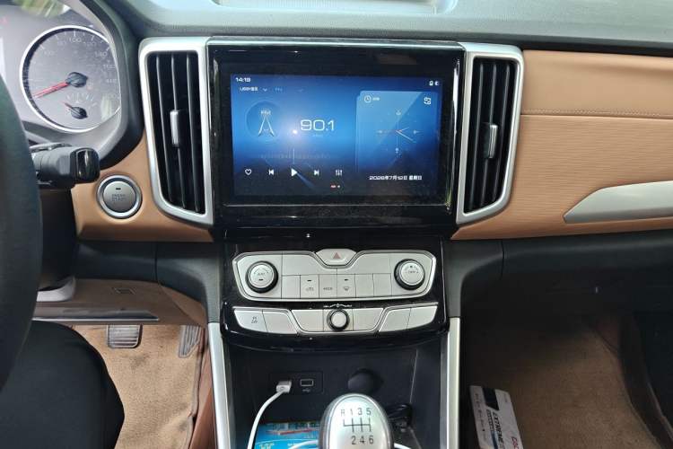 Used Great Wall Poer 2021 2.0T Commercial Version Manual Transmission Gasoline Two-Wheel Drive Elite Trim with Long Bed – GW4C20B Audio And AC Panel