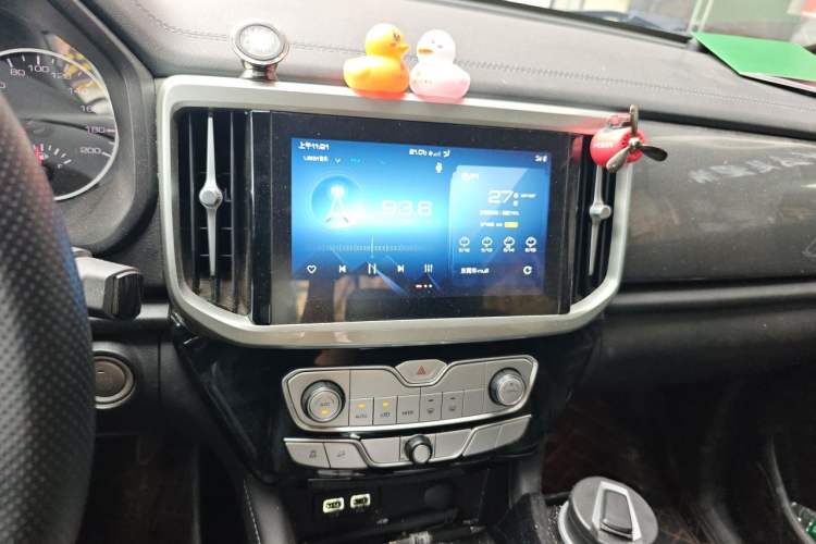 Used Great Wall Poer 2021 2.0T Global Version Passenger Automatic Diesel Two-Wheel Drive Comfort Trim Standard Cab GW4D20M Audio And AC Panel
