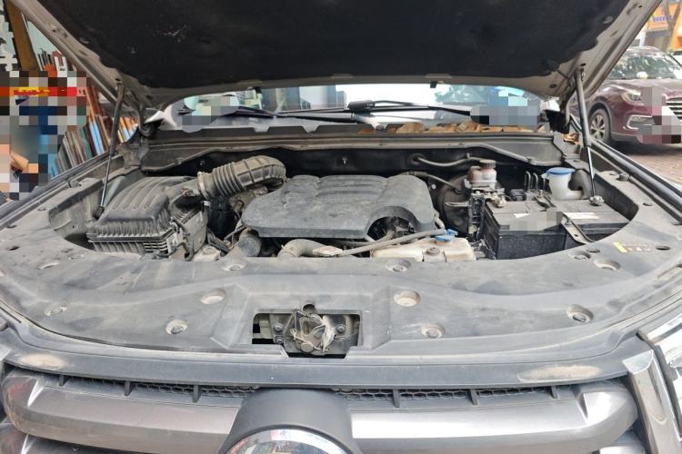 Used Great Wall Poer 2021 2.0T Global Version Passenger Automatic Diesel Two-Wheel Drive Comfort Trim Standard Cab GW4D20M Engine Bay