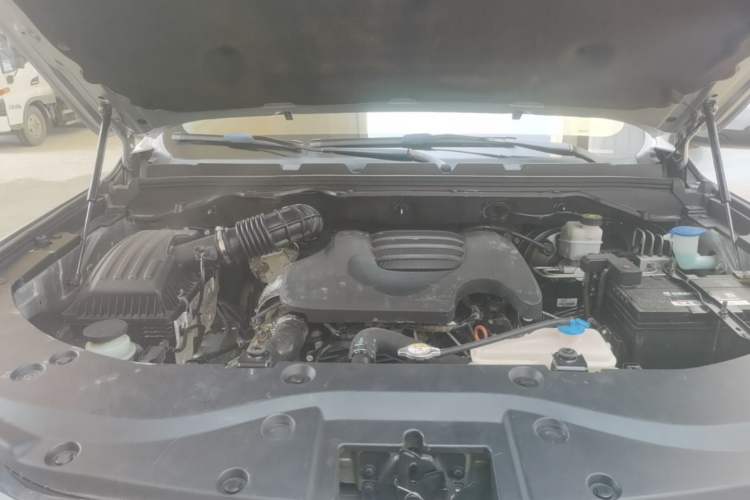 Used Great Wall Poer 2021 2.0T Commercial Version Manual Diesel Two-Wheel Drive Elite Long-Box GW4D20M Engine Bay