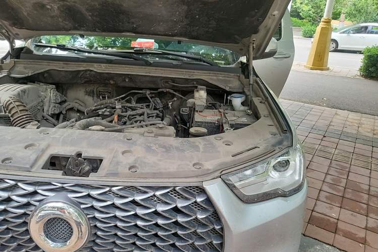 Used Great Wall Poer 2021 2.0T Commercial Version Manual Transmission Gasoline Two-Wheel Drive Elite Trim with Long Bed – GW4C20B Engine Bay Left