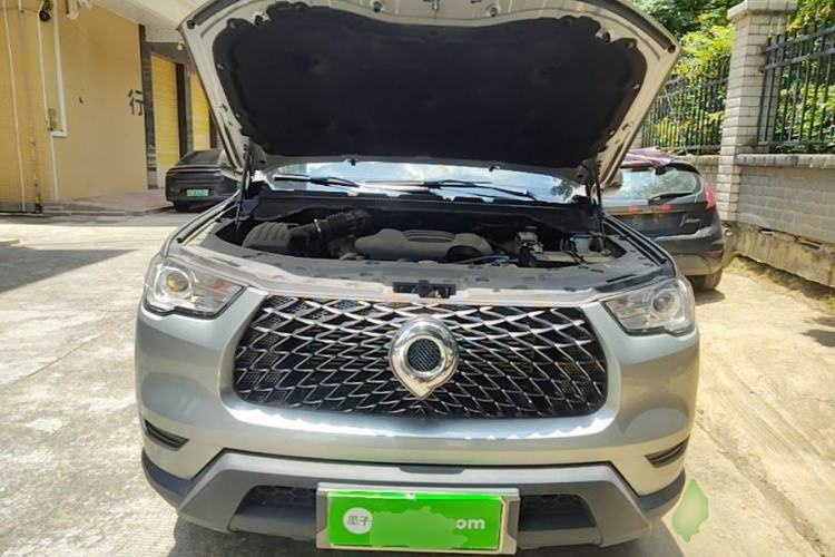 Used Great Wall Poer 2021 2.0T Commercial Version Automatic Diesel 4x4 Elite Long-Box GW4D20M Engine Bay
