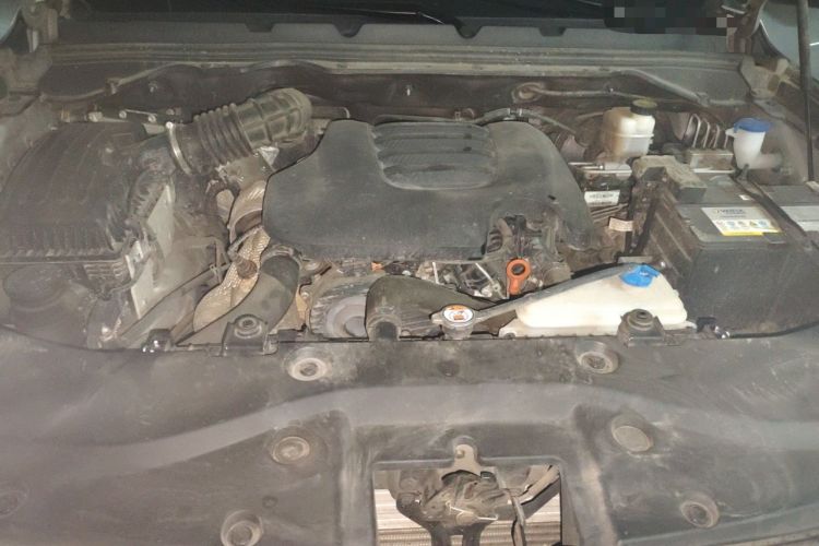 Used Great Wall Poer 2021 2.0T Commercial Version Automatic Diesel 4x4 Elite Long-Box GW4D20M Engine Bay