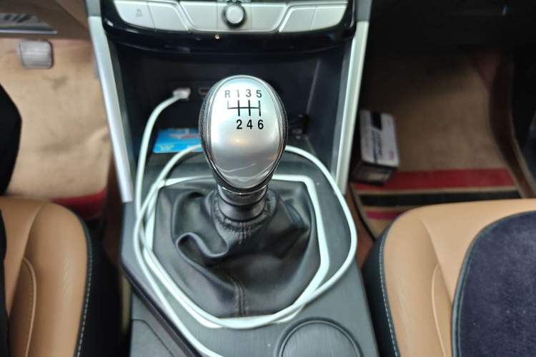 Used Great Wall Poer 2021 2.0T Commercial Version Manual Transmission Gasoline Two-Wheel Drive Elite Trim with Long Bed – GW4C20B Gear Lever