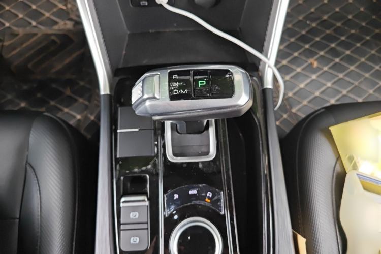 Used Great Wall Poer 2021 2.0T Commercial Version Automatic Diesel Two-Wheel Drive Elite Trim with Long Bed – GW4D20M Gear Lever