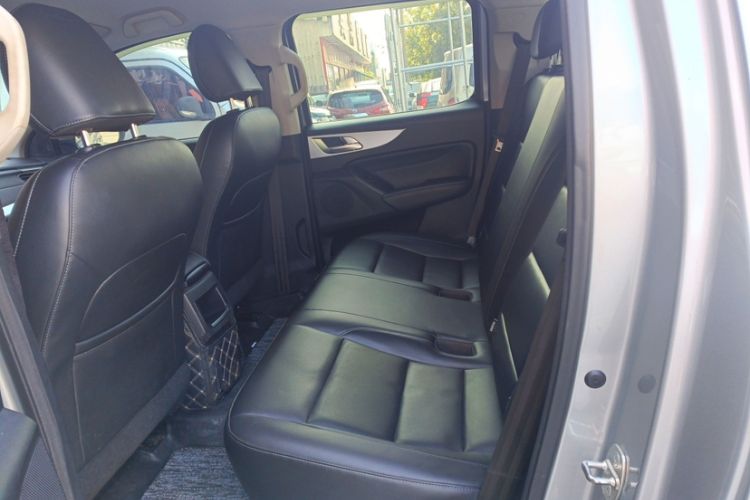 Used Great Wall Poer 2021 2.0T Commercial Version Manual Diesel Two-Wheel Drive Elite Long-Box GW4D20M Interior 3