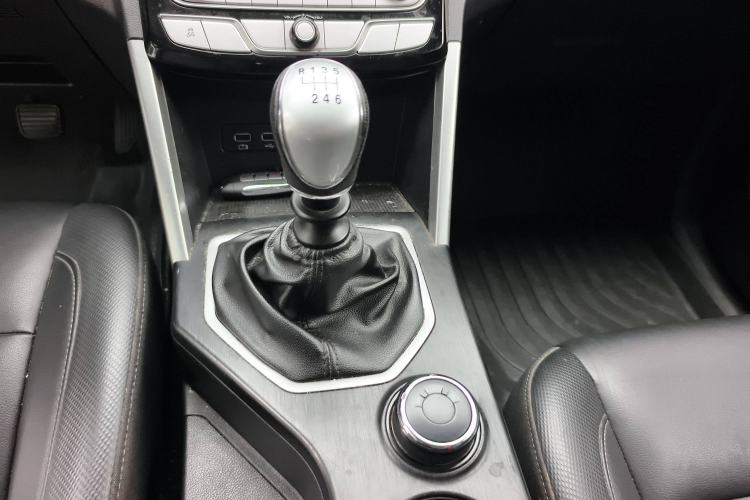 Used Great Wall Poer 2021 2.0T Commercial Version Manual Diesel 4x4 Elite Long-Box GW4D20M Interior 4