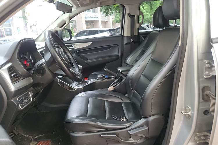 Used Great Wall Poer 2021 2.0T Commercial Version Manual Transmission Gasoline Two-Wheel Drive Elite Trim with Long Bed – GW4C20B Left Front Seat