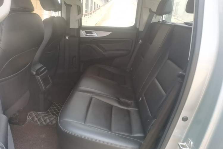 Used Great Wall Poer 2021 2.0T Commercial Version Manual Diesel Two-Wheel Drive Elite Long-Box GW4D20M Left Rear Seat