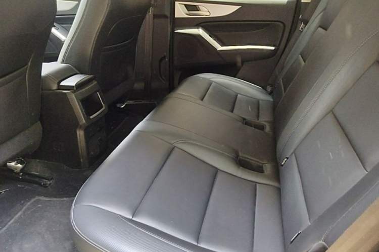 Used Great Wall Poer 2021 2.0T Commercial Version Automatic Diesel 4x4 Elite Long-Box GW4D20M Left Rear Seat