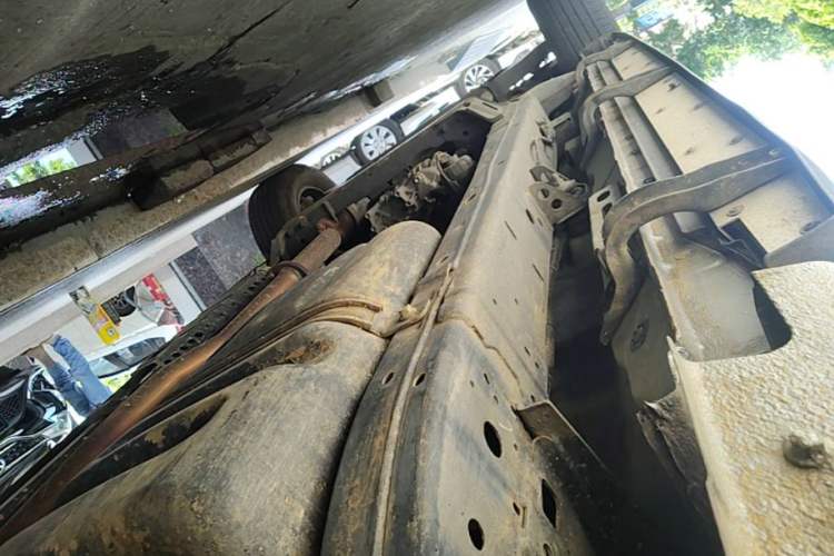 Used Great Wall Poer 2021 2.0T Commercial Version Automatic Diesel 4x4 Elite Long-Box GW4D20M Left Side Sill