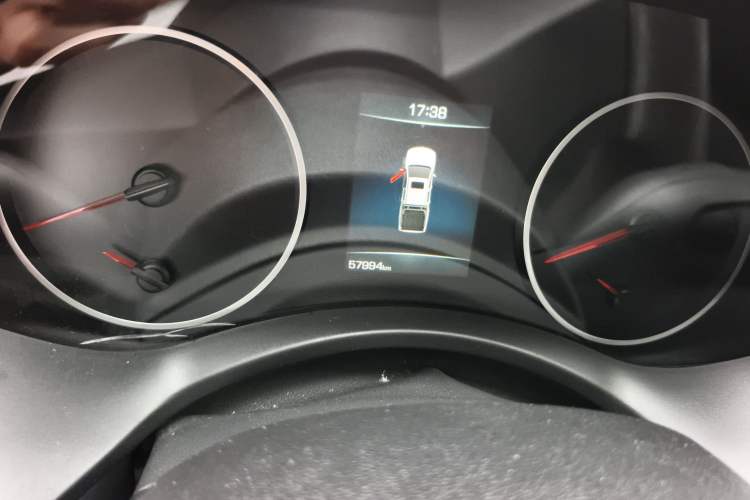 Used Great Wall Poer 2021 2.0T Commercial Version Manual Diesel 4x4 Elite Long-Box GW4D20M Odometer Close Up