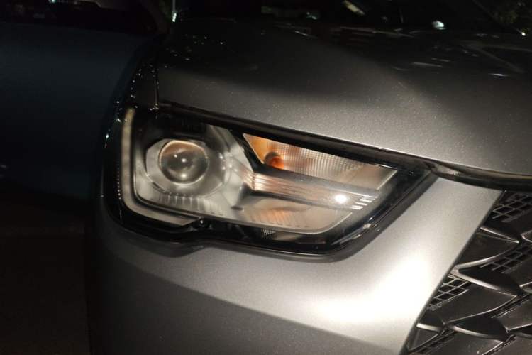 Used Great Wall Poer 2021 2.0T Commercial Version Manual Diesel Two-Wheel Drive Elite Long-Box GW4D20M Right Front Headlight