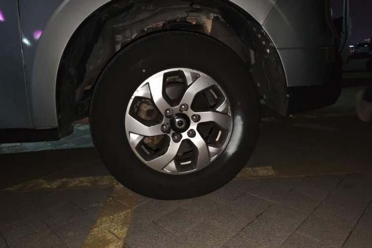 Used Great Wall Poer 2021 2.0T Commercial Version Manual Diesel Two-Wheel Drive Elite Long-Box GW4D20M Right Front Wheel Hub