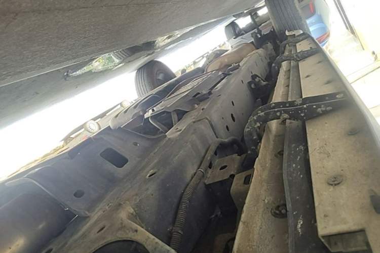 Used Great Wall Poer 2021 2.0T Commercial Version Automatic Diesel 4x4 Elite Long-Box GW4D20M Right Side Sill