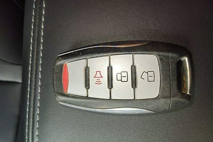 Used Great Wall Poer 2021 2.0T Commercial Version Automatic Diesel 4x4 Elite Long-Box GW4D20M Vehicle Key