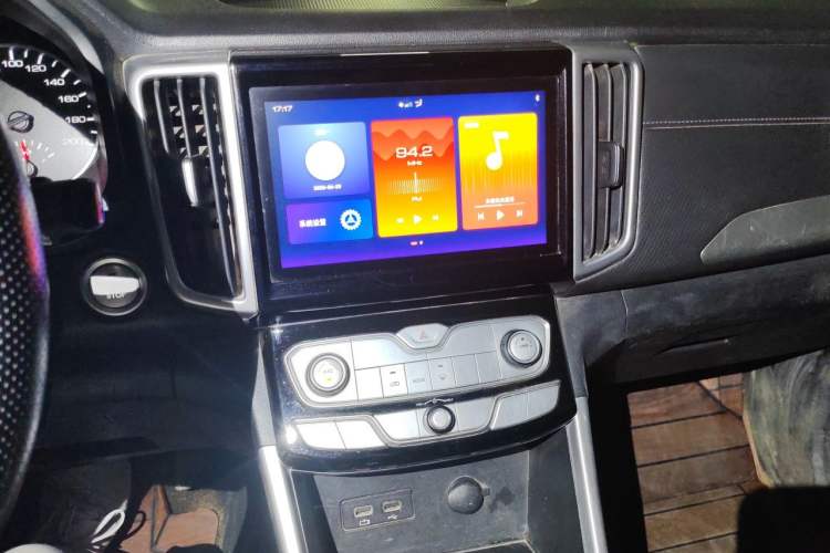 Used Great Wall Poer 2021 2.0T Commercial Version Automatic Diesel Two-Wheel Drive Elite Trim with Long Bed – GW4D20M Audio And AC Panel
