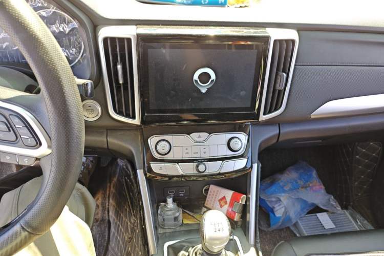 Used Great Wall Poer 2021 2.0T Commercial Version Manual Diesel Two-Wheel Drive Elite Long-Box GW4D20M Audio And AC Panel