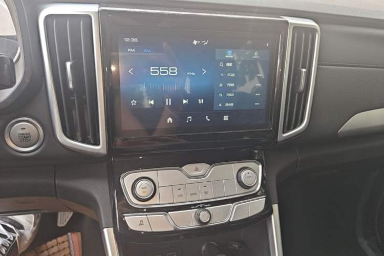 Used Great Wall Poer 2021 2.0T Commercial Version Automatic Diesel Two-Wheel Drive Elite Trim with Long Bed – GW4D20M Audio And AC Panel