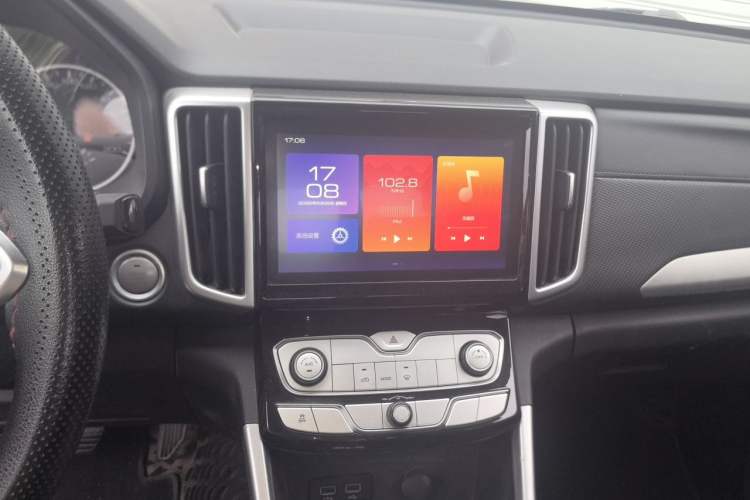 Used Great Wall Poer 2021 2.0T Commercial Version Automatic Gasoline 4x4 Navigation Type Long-Box GW4C20B Audio And AC Panel