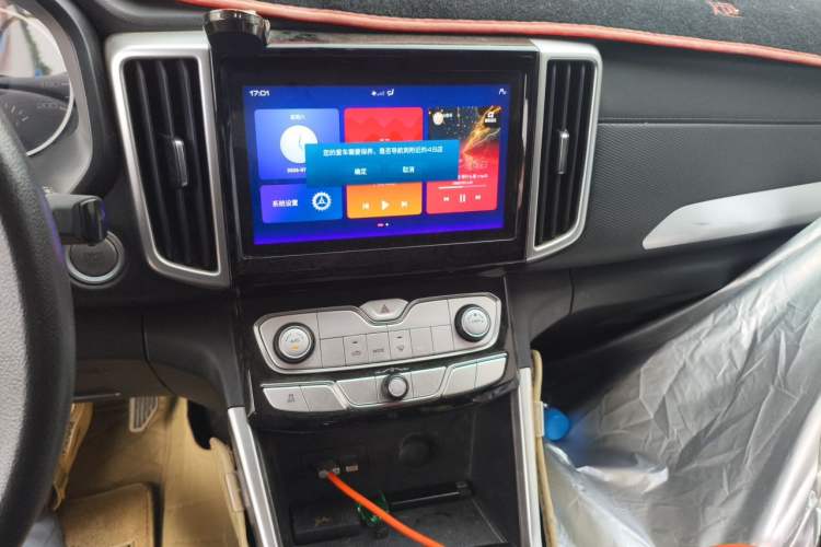 Used Great Wall Poer 2021 2.0T Commercial Version Automatic Diesel Two-Wheel Drive Elite Trim with Long Bed – GW4D20M Audio And AC Panel