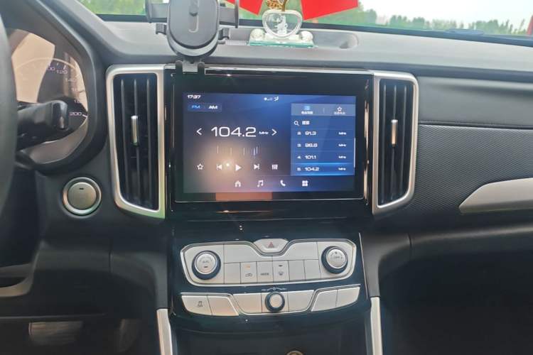 Used Great Wall Poer 2021 2.0T Commercial Version Automatic Diesel Two-Wheel Drive Elite Trim with Long Bed – GW4D20M Audio And AC Panel
