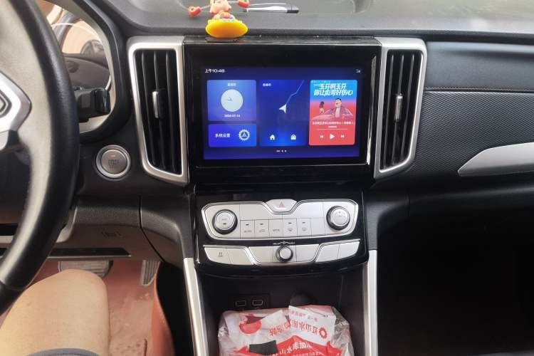 Used Great Wall Poer 2021 2.0T Commercial Version Automatic Diesel 4x4 Navigation-Ready Long-Box GW4D20M Audio And AC Panel