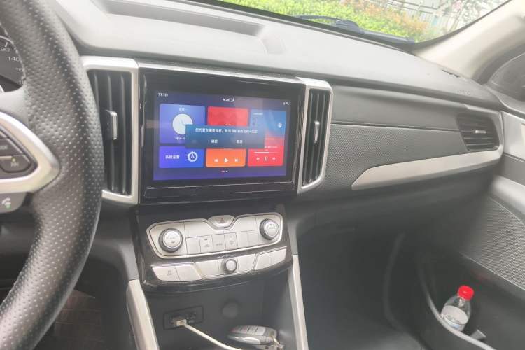 Used Great Wall Poer 2021 2.0T Commercial Version Automatic Diesel Two-Wheel Drive Elite Trim with Long Bed – GW4D20M Audio And AC Panel