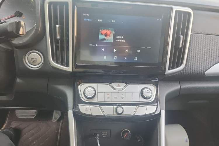 Used Great Wall Poer 2021 2.0T Commercial Version Automatic Diesel Two-Wheel Drive Elite Trim with Long Bed – GW4D20M Audio And AC Panel