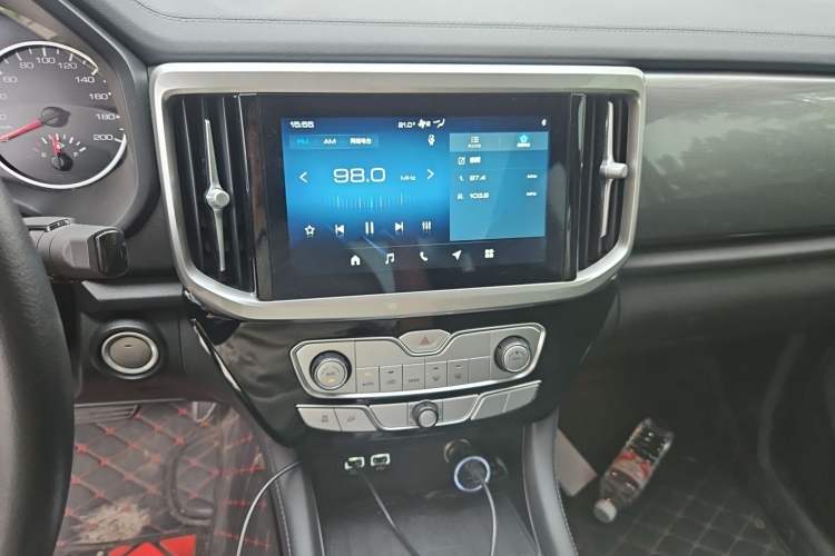 Used Great Wall Poer 2021 2.0T Global Version Automatic Gasoline 4x4 Comfort Trim Standard Cab GW4C20B Audio And AC Panel