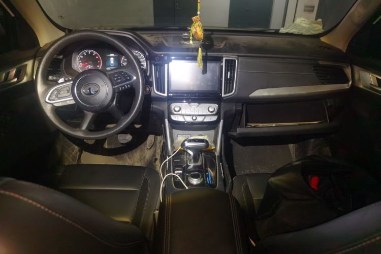 Used Great Wall Poer 2021 2.0T Commercial Version Automatic Gasoline Two-Wheel Drive Elite Trim with Long Bed – GW4C20B Center Console
