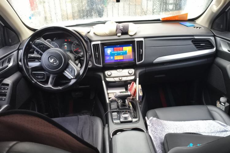 Used Great Wall Poer 2021 2.0T Commercial Version Automatic Diesel 4x4 Elite Long-Box GW4D20M Center Console
