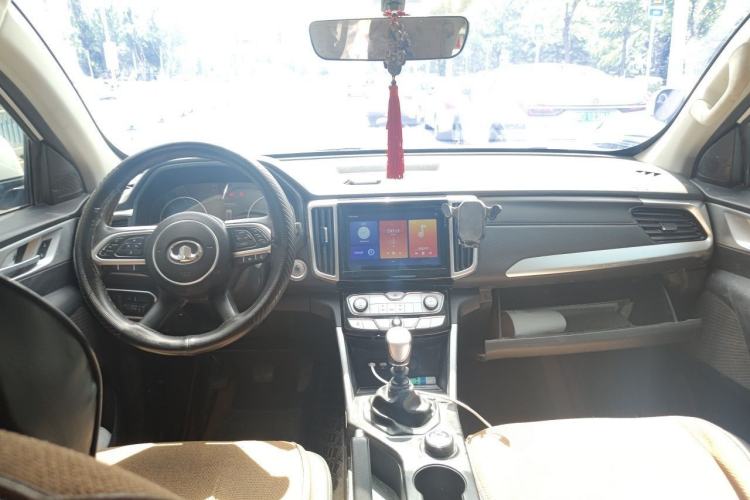 Used Great Wall Poer 2021 2.0T Commercial Version Manual Diesel 4x4 Elite Long-Box GW4D20M Center Console