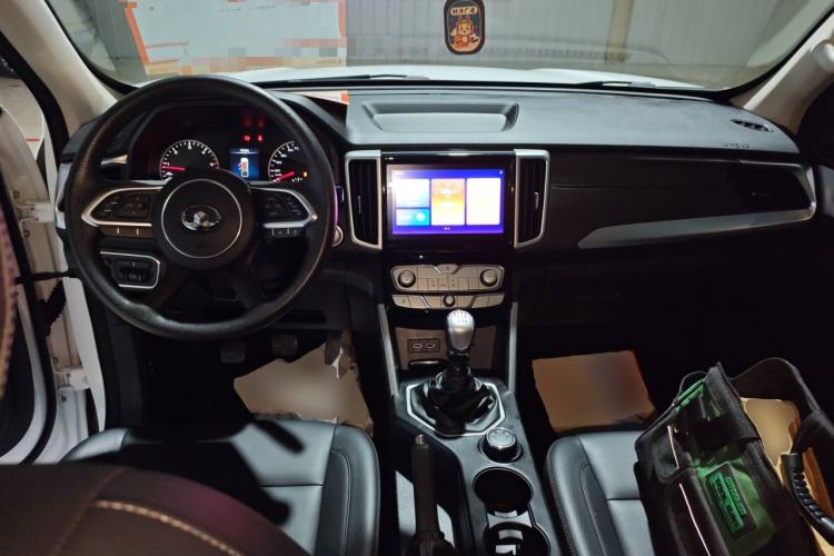 Used Great Wall Poer 2021 2.0T Commercial Version Manual Diesel 4x4 Elite Long-Box GW4D20M Center Console