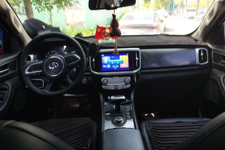 Used Great Wall Poer 2021 2.0T Global Version Automatic Diesel 4x4 Comfort Trim Standard Box GW4D20M Center Console
