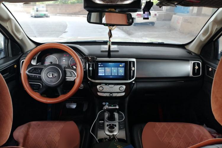 Used Great Wall Poer 2021 2.0T Global Version Automatic Gasoline 4x4 Comfort Trim Standard Cab GW4C20B Center Console