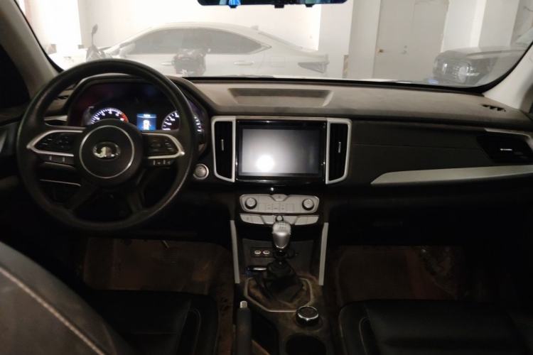 Used Great Wall Poer 2021 2.0T Commercial Version Manual Gasoline 4x4 Elite Long-Box GW4C20B Center Console