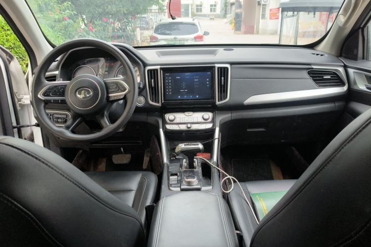 Used Great Wall Poer 2021 2.0T Commercial Version Automatic Diesel Two-Wheel Drive Elite Trim with Long Bed – GW4D20M Center Console