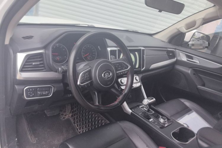 Used Great Wall Poer 2021 2.0T Commercial Version Automatic Gasoline 4x4 Navigation Type Long-Box GW4C20B Center Console