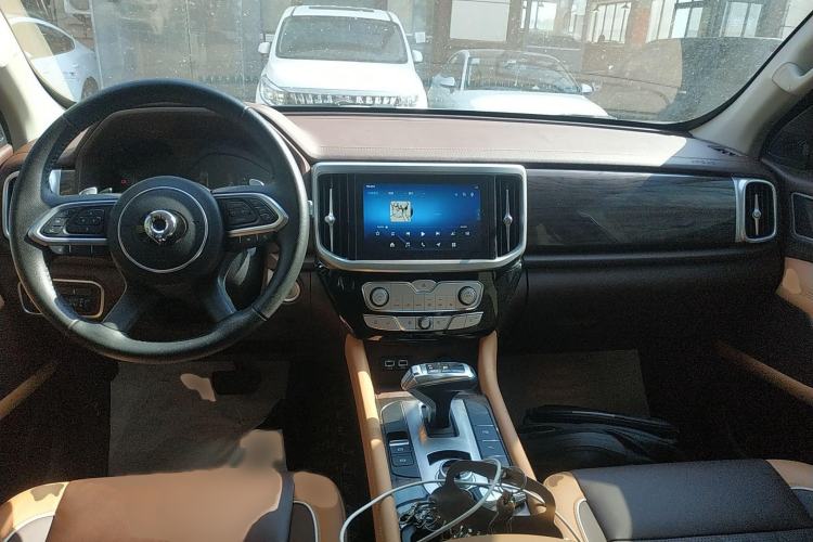 Used Great Wall Poer 2021 2.0T Global Version Automatic Gasoline 4x4 Prestige Standard Cab GW4C20B Center Console
