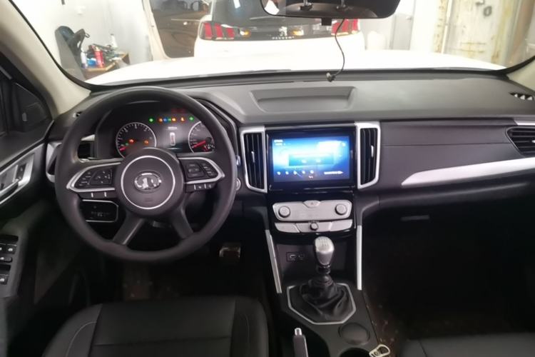 Used Great Wall Poer 2021 2.0T Commercial Version Manual Diesel Two-Wheel Drive Elite Long-Box GW4D20M Center Console