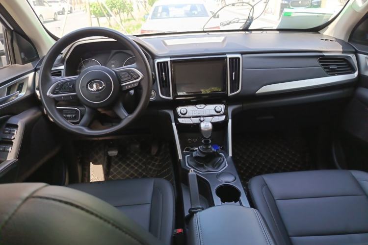 Used Great Wall Poer 2021 2.0T Commercial Version Manual Transmission Gasoline Two-Wheel Drive Long-Box Configuration GW4C20B Center Console
