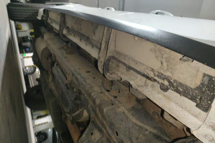 Used Great Wall Poer 2021 2.0T Commercial Version Automatic Diesel 4x4 Elite Long-Box GW4D20M Chassis Front Right