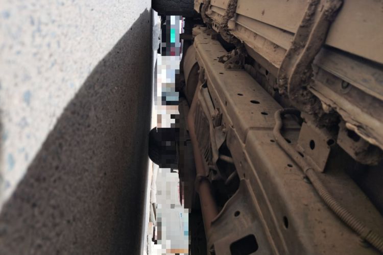 Used Great Wall Poer 2021 2.0T Commercial Version Automatic Diesel 4x4 Elite Long-Box GW4D20M Chassis Front Right
