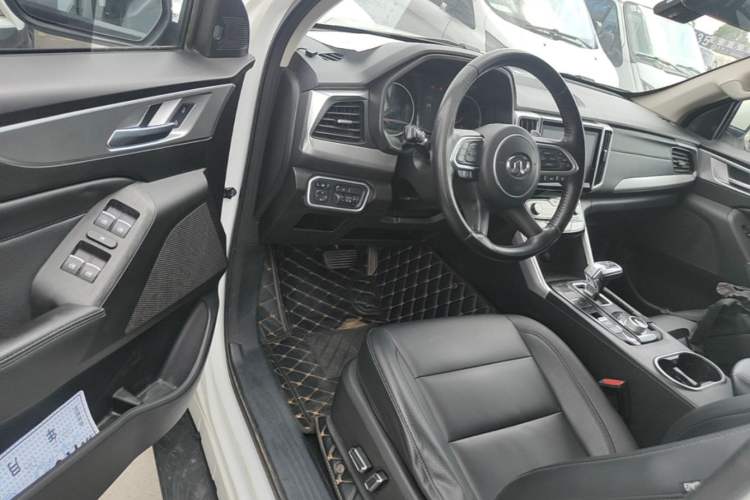 Used Great Wall Poer 2021 2.0T Commercial Version Automatic Diesel 4x4 Navigation-Type Standard Box GW4D20M Driver Seat