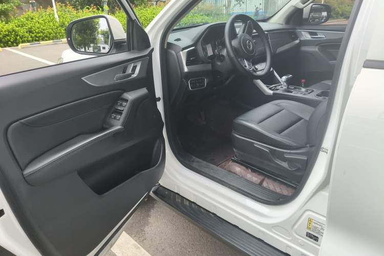 Used Great Wall Poer 2021 2.0T Commercial Version Automatic Diesel Two-Wheel Drive Elite Trim with Long Bed – GW4D20M Driver Seat