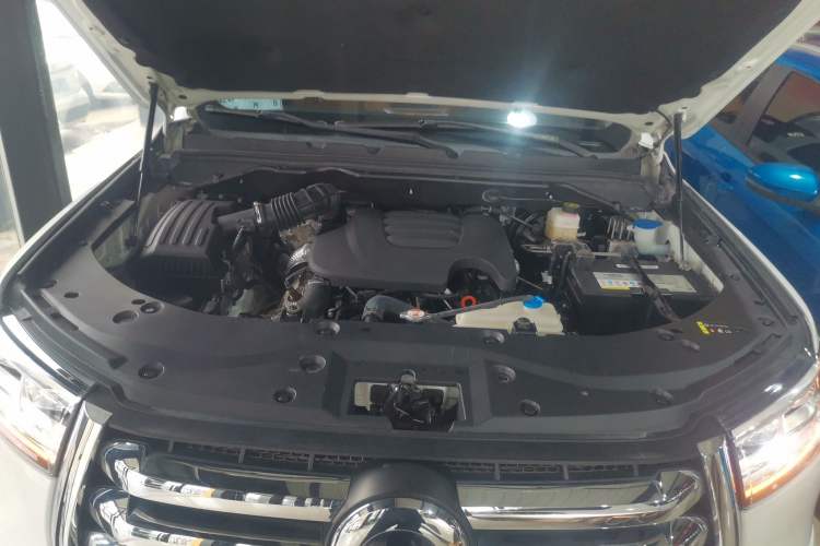 Used Great Wall Poer 2021 2.0T Global Version Automatic Diesel 4x4 Sporty Standard Cab GW4D20M Engine Bay