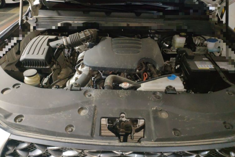 Used Great Wall Poer 2021 2.0T Commercial Version Automatic Diesel 4x4 Elite Long-Box GW4D20M Engine Bay