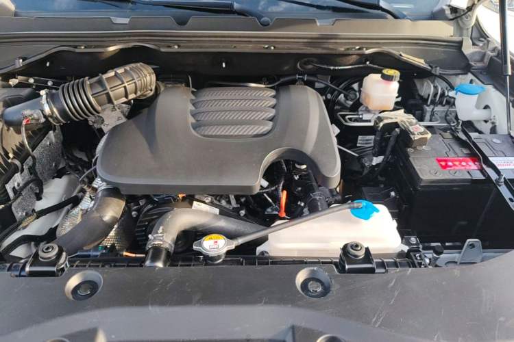 Used Great Wall Poer 2021 2.0T Commercial Version Automatic Diesel 4x4 Navigation-Type Standard Box GW4D20M Engine Bay