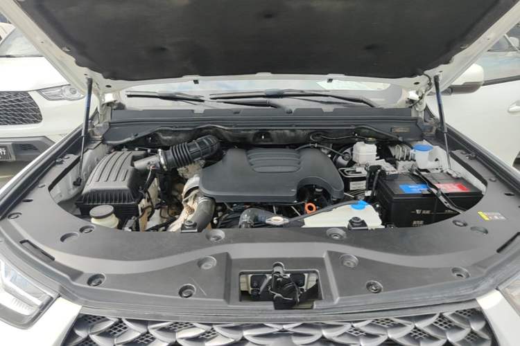 Used Great Wall Poer 2021 2.0T Commercial Version Automatic Diesel 4x4 Navigation-Type Standard Box GW4D20M Engine Bay